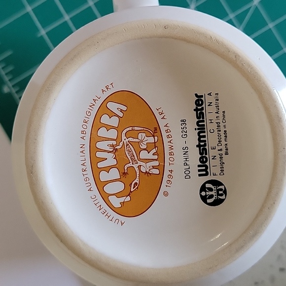 TOBWABBA ART Aboriginal Australia Dolphins Coffee Mug. 1994. - Picture 5 of 10